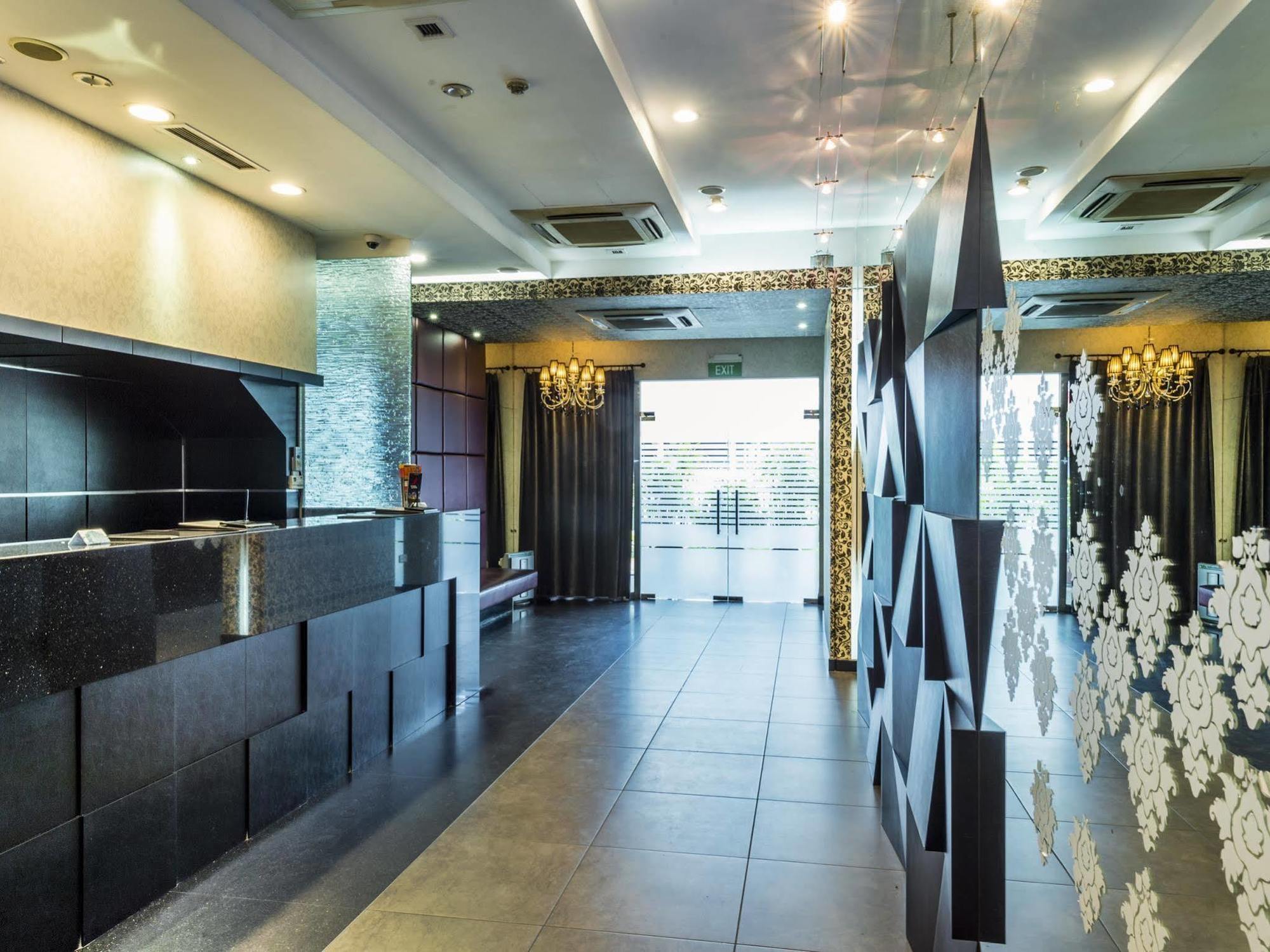 Hotel 81 Kovan Singapore Exterior photo