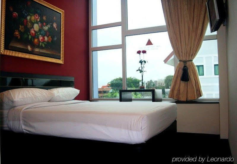 Hotel 81 Kovan Singapore Exterior photo